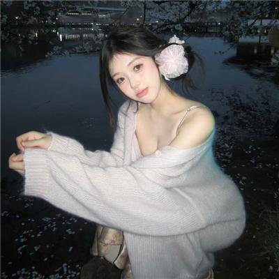 与一位女士合影
